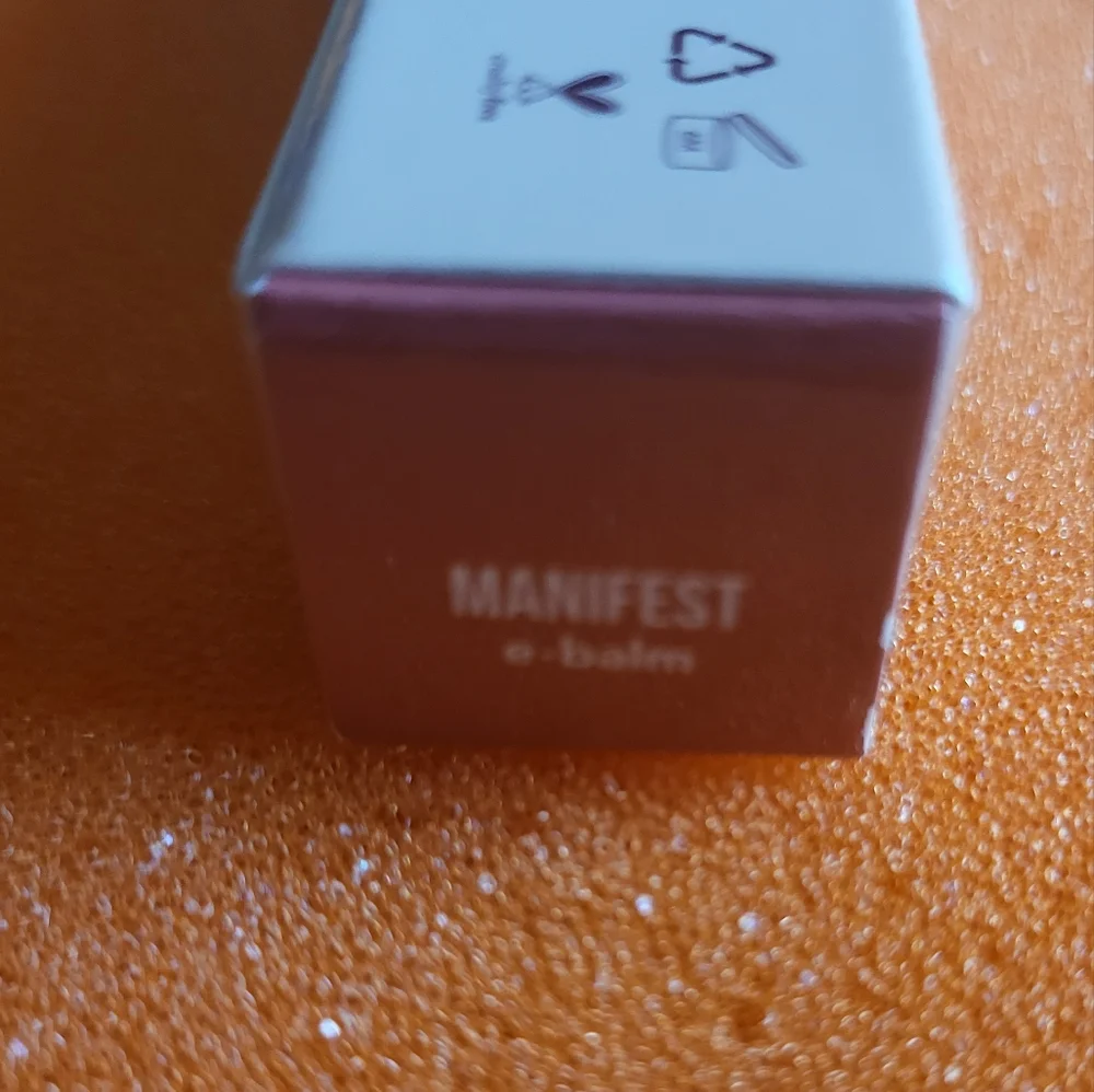 BRAND NEW Persona Cosmetics E-Balm Tinted Lip Balm Manifest Classic Shee…
